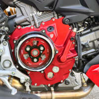 Cnc Carter Frizione Per Ducati V2 My2025 Rosso Nero - img 2